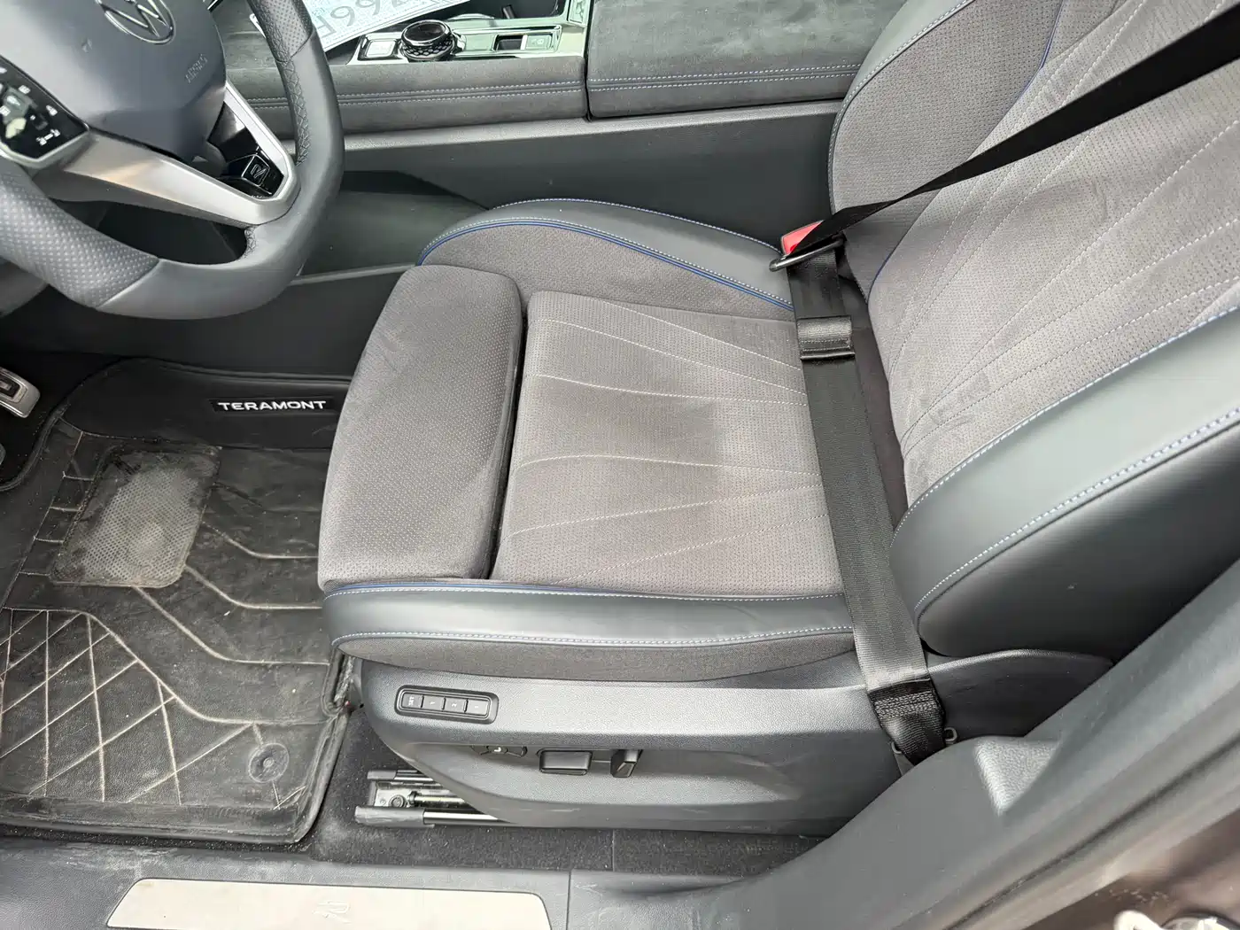 Volkswagen Teramont 2025 Teramont Pro 450TSI 4WD Summit Edition фото 9