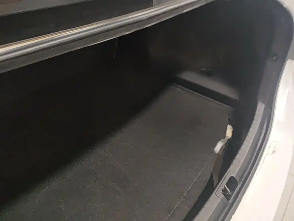 Toyota Corolla 2014 1.6L CVT GL фото 19