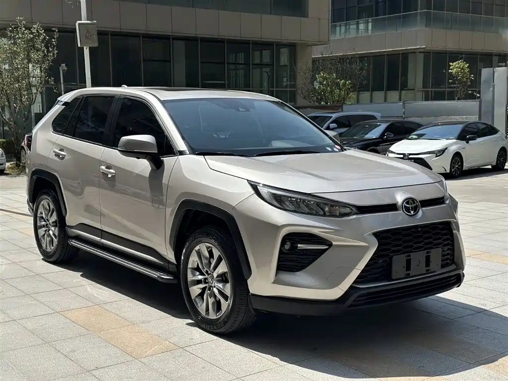 Toyota Wildlander 2020 2.0L CVT 2WD Luxury Edition фото 6