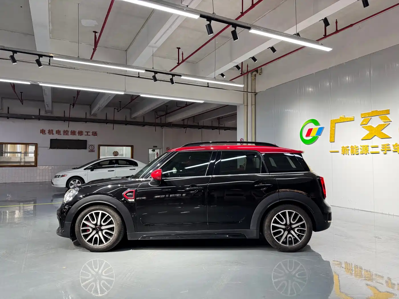 MINI JCW COUNTRYMAN 2018 2.0T JOHN COOPER WORKS фото 3