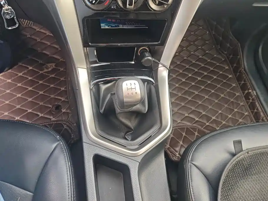 Venucia T70 2017 2016 1.6L Manual Rui Xing Edition