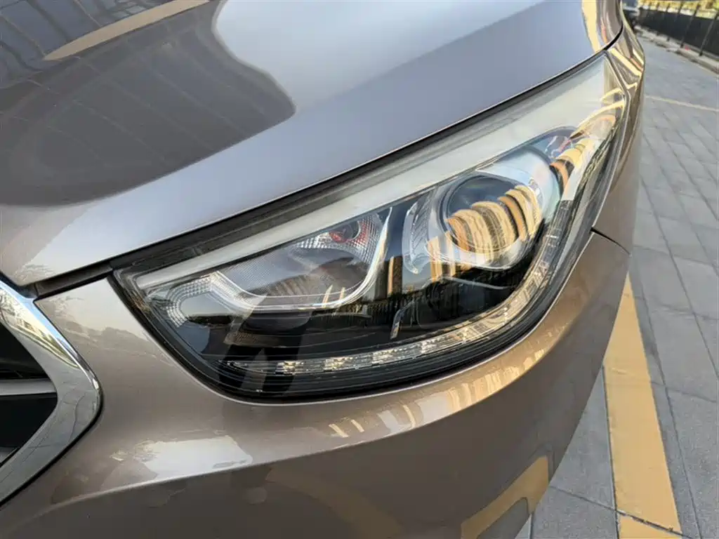 Hyundai Beijing Hyundai ix35 2015 2.0L Automatic 2WD Smart China V фото 18