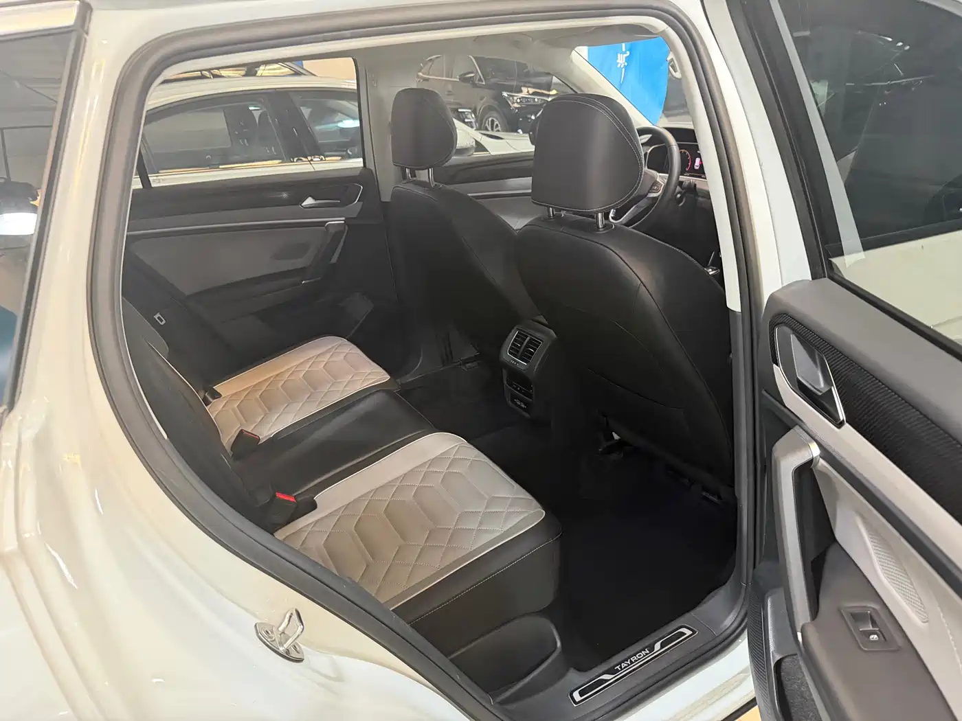 Volkswagen Tayron 2023 300TSI 2WD Luxury Plus Advanced Edition фото 11