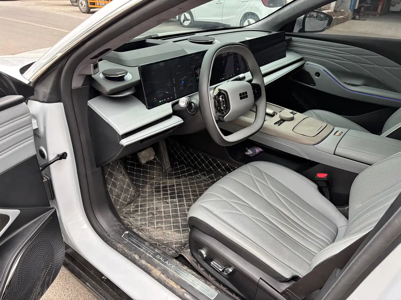 GEELY GALAXY GALAXY E8