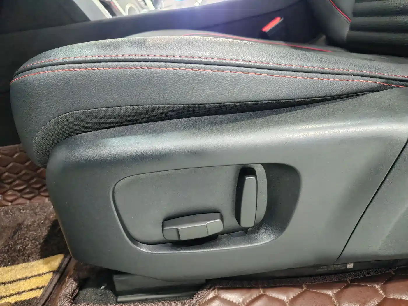 LAND ROVER DISCOVER SPORTS