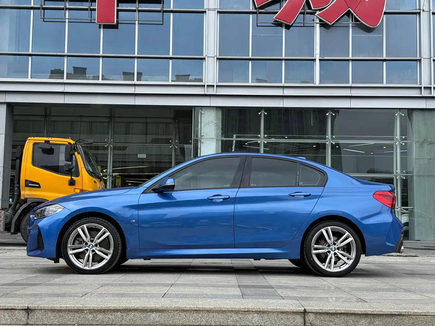 BMW 1 Series 2019 120i Leading M Sport Package фото 3