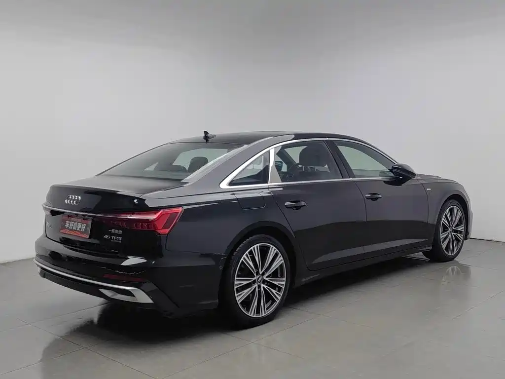 Фото 2 - Audi A6L
