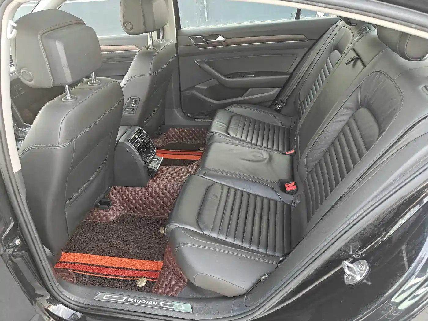 Volkswagen Magotan 2018 Facelift 330TSI DSG Luxury фото 7