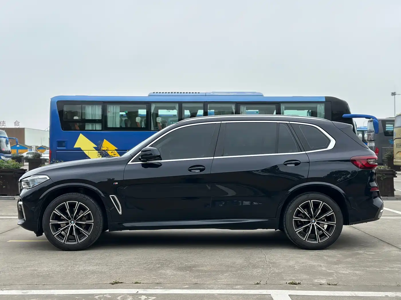 BMW X5 2022 xDrive 30Li Premium M Sport Package фото 7