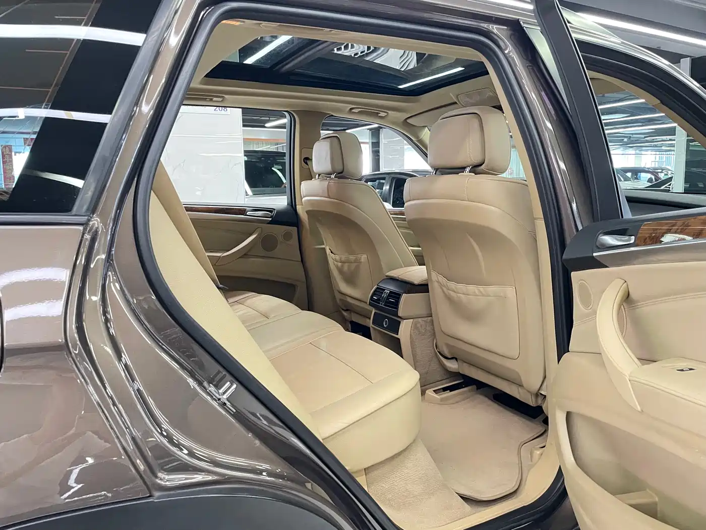 BMW X5 (Import) 2011 xDrive35i Leading Edition фото 9