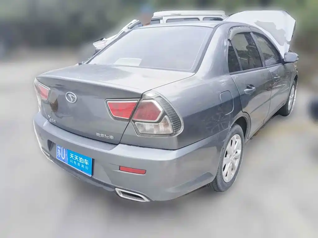 2013 Soueast V3 Lingyue