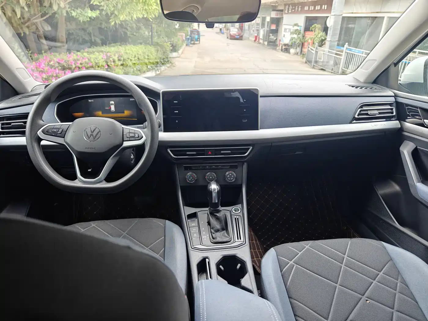 Volkswagen Lavida 2023 1.5L Auto Delight Edition фото 7