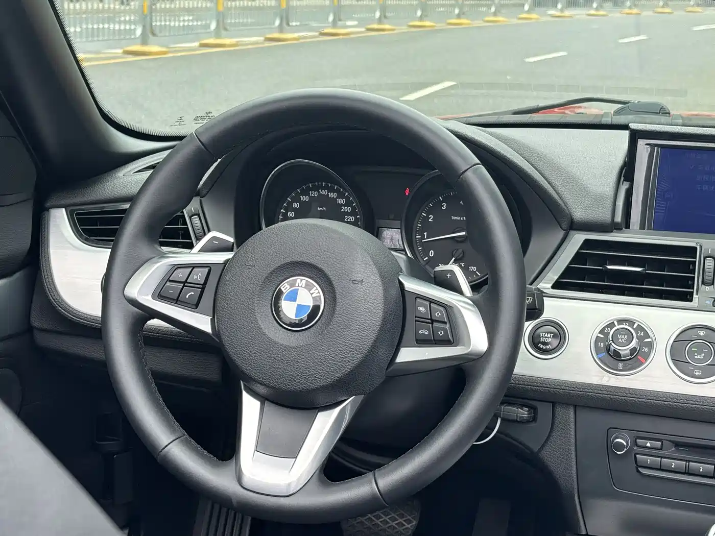 BMW Z4 2013 sDrive20i Leading фото 13