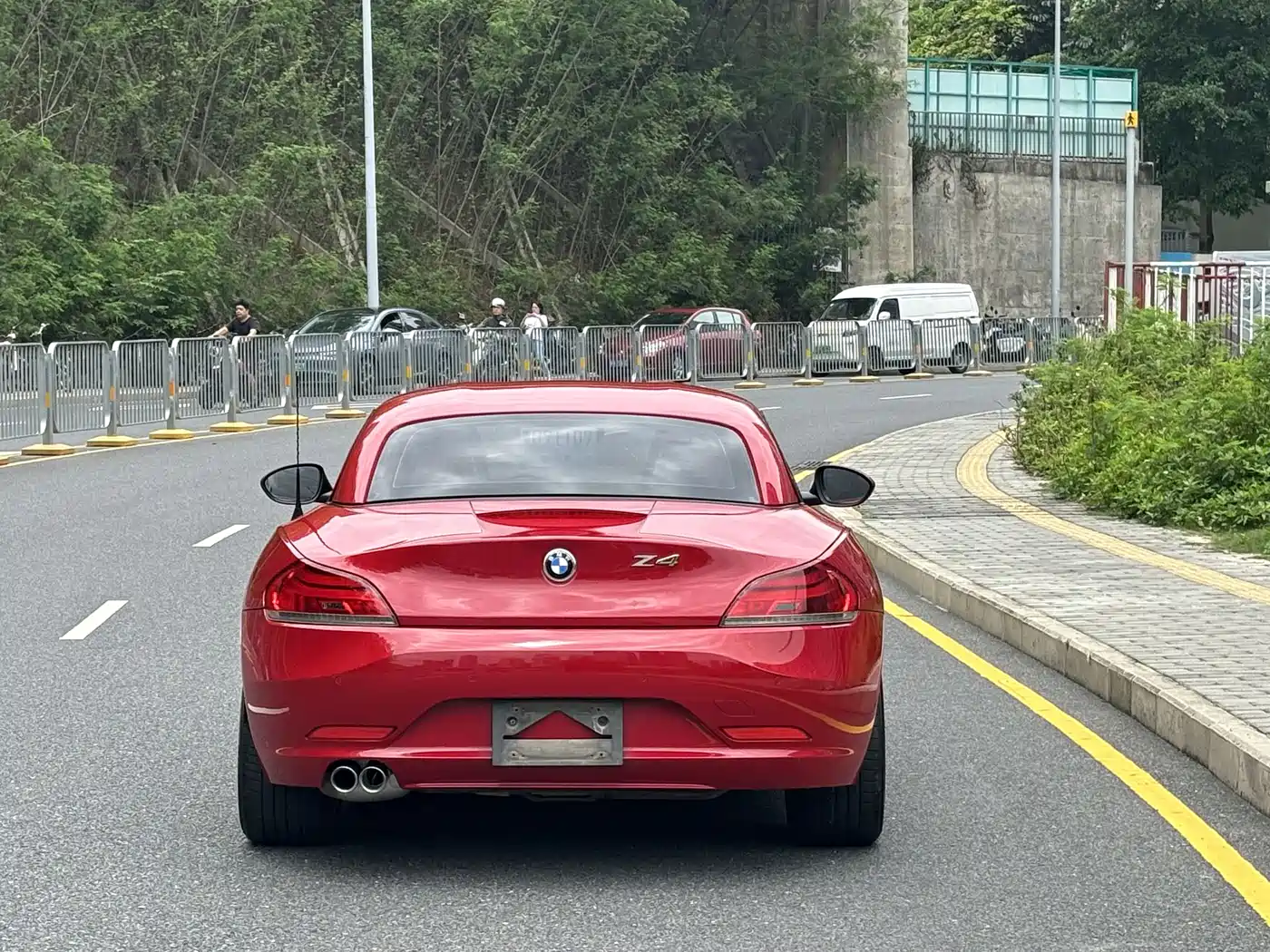BMW Z4 2013 sDrive20i Leading фото 28