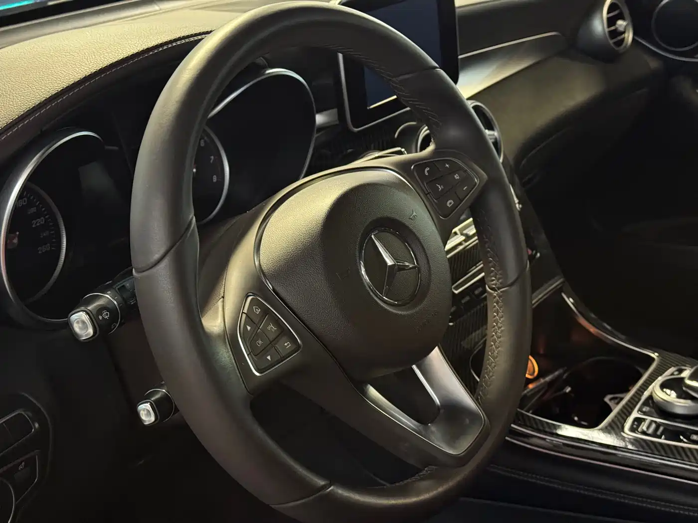 Mercedes-Benz GLC 2018 GLC 260 4MATIC Luxury фото 8