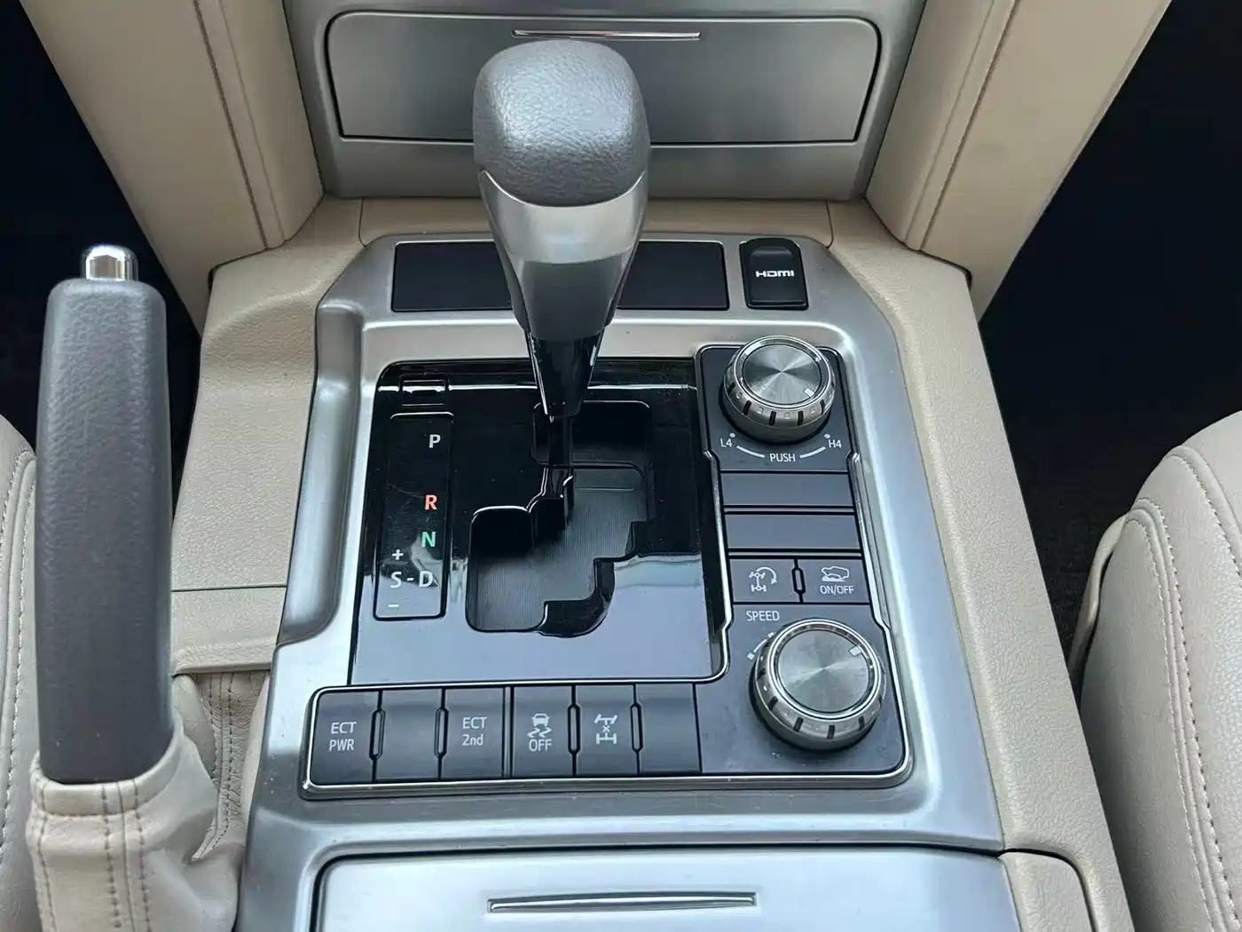 Toyota Land Cruiser (Import) 2019