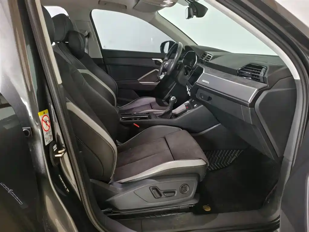 Audi Q3 2023 35 TFSI Fashion Dynamic Model (1.5T) фото 9