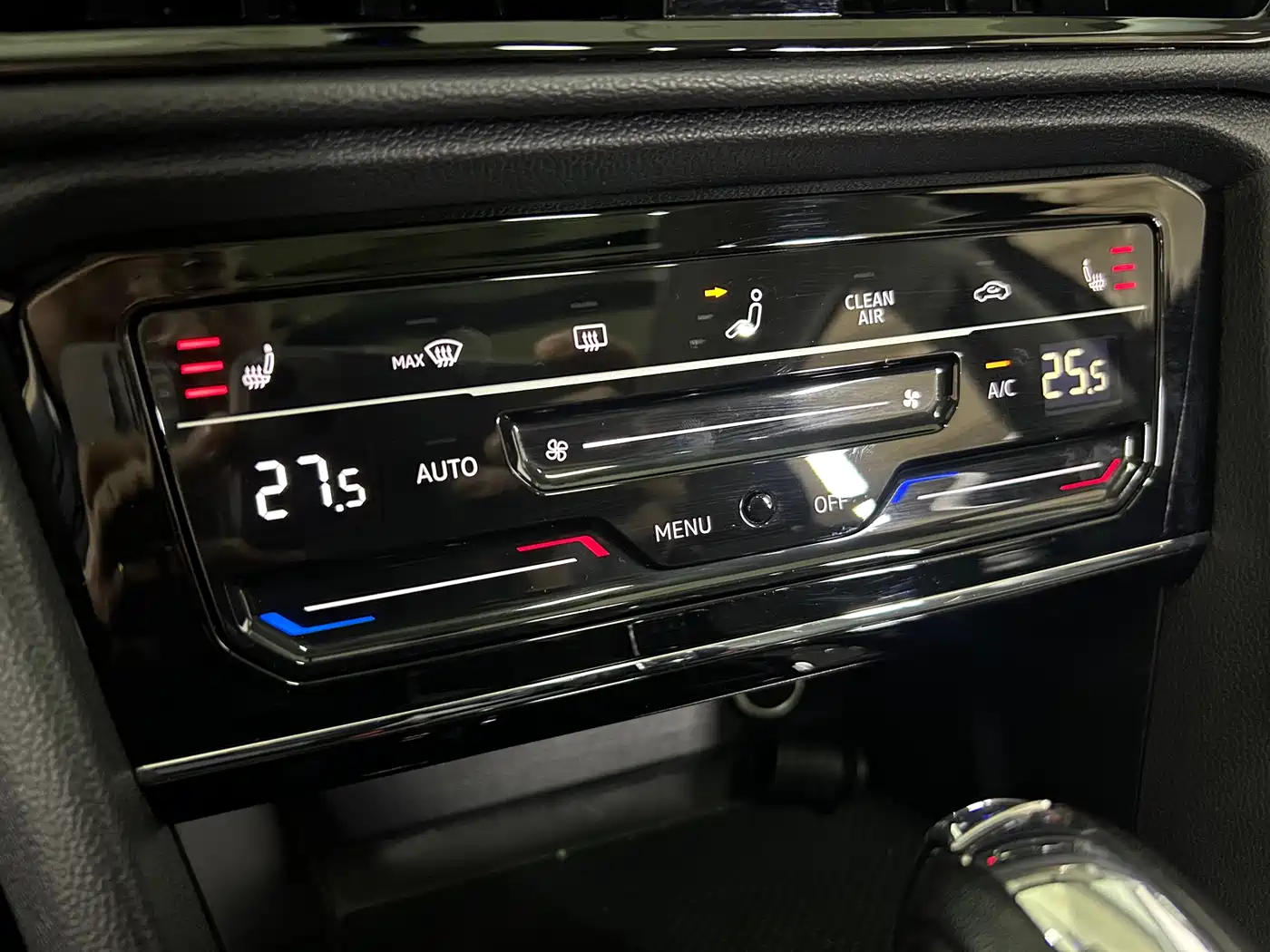 Volkswagen Tharu 2022 280TSI FWD Luxury Edition фото 18