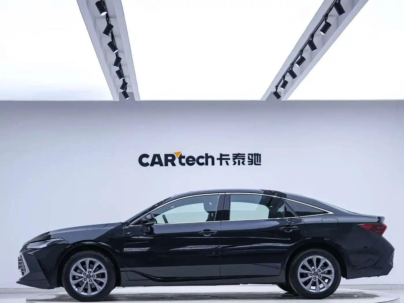 Toyota Avalon 2024 Model 2.0L Progressive Edition фото 2