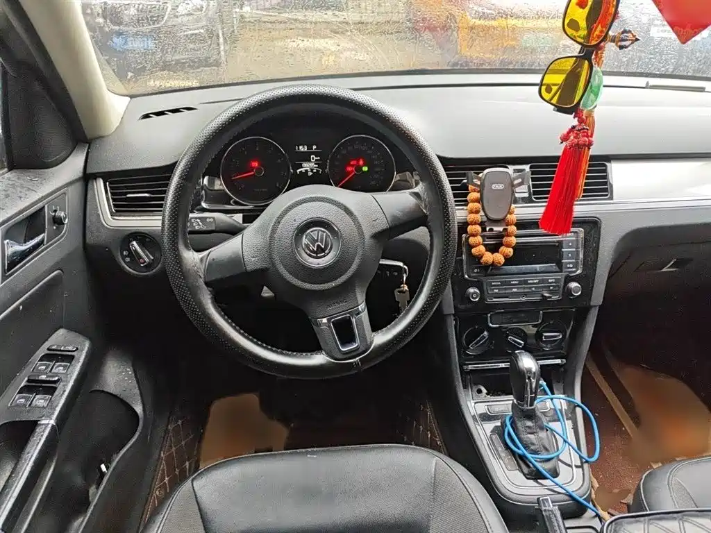 Volkswagen Bora 2014 1.6L Automatic Comfort Edition фото 3