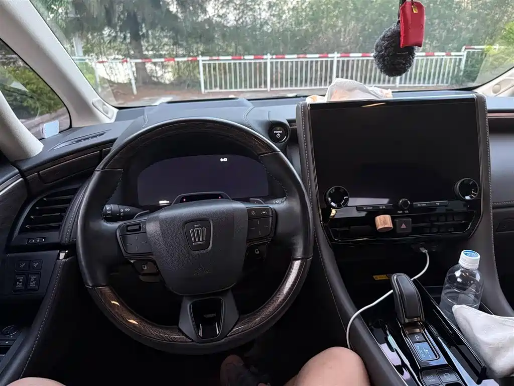 Toyota Vellfire 2023 Crown Hybrid 2.5L HV Premium фото 8