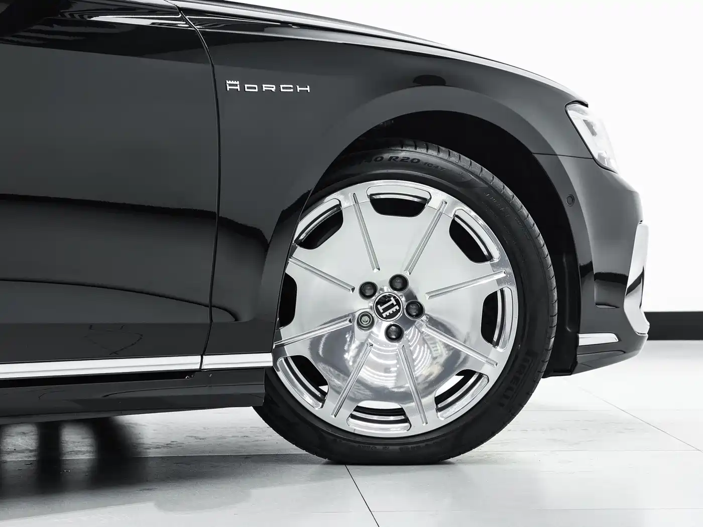Photo 5 - Audi A8