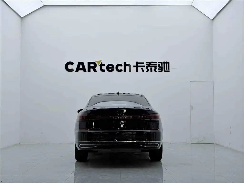 Volkswagen Passat 2022 330TSI Luxury Edition фото 5