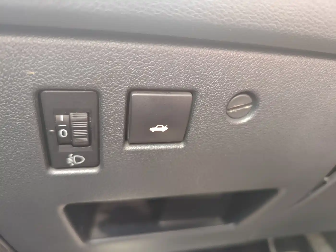 Peugeot 408 2013 2.0L Automatic Comfort Edition фото 14