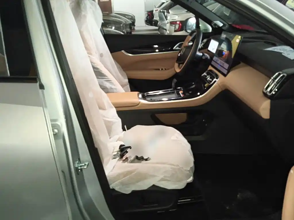 Photo 25 - Geely Boyue L