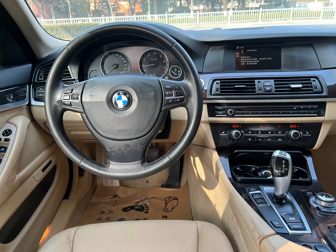 BMW 5 Series 2013 525Li Leadership фото 10