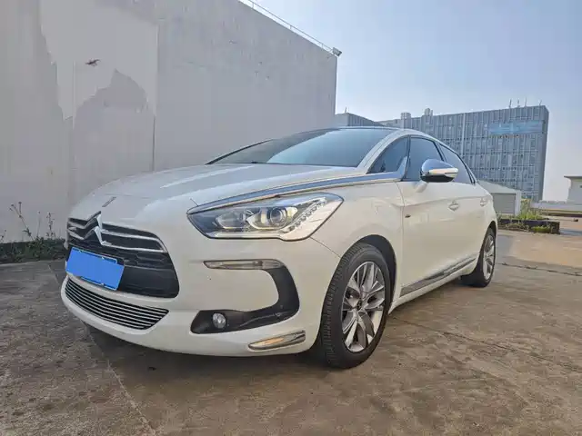  DS DS 5 2014 1.6T Luxury THP160