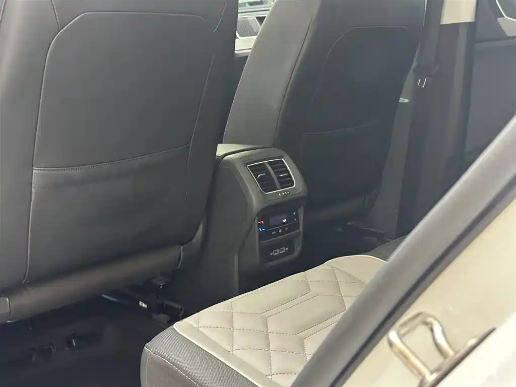 Volkswagen Tayron 2023 300TSI 2WD Luxury Plus Advanced Edition фото 15