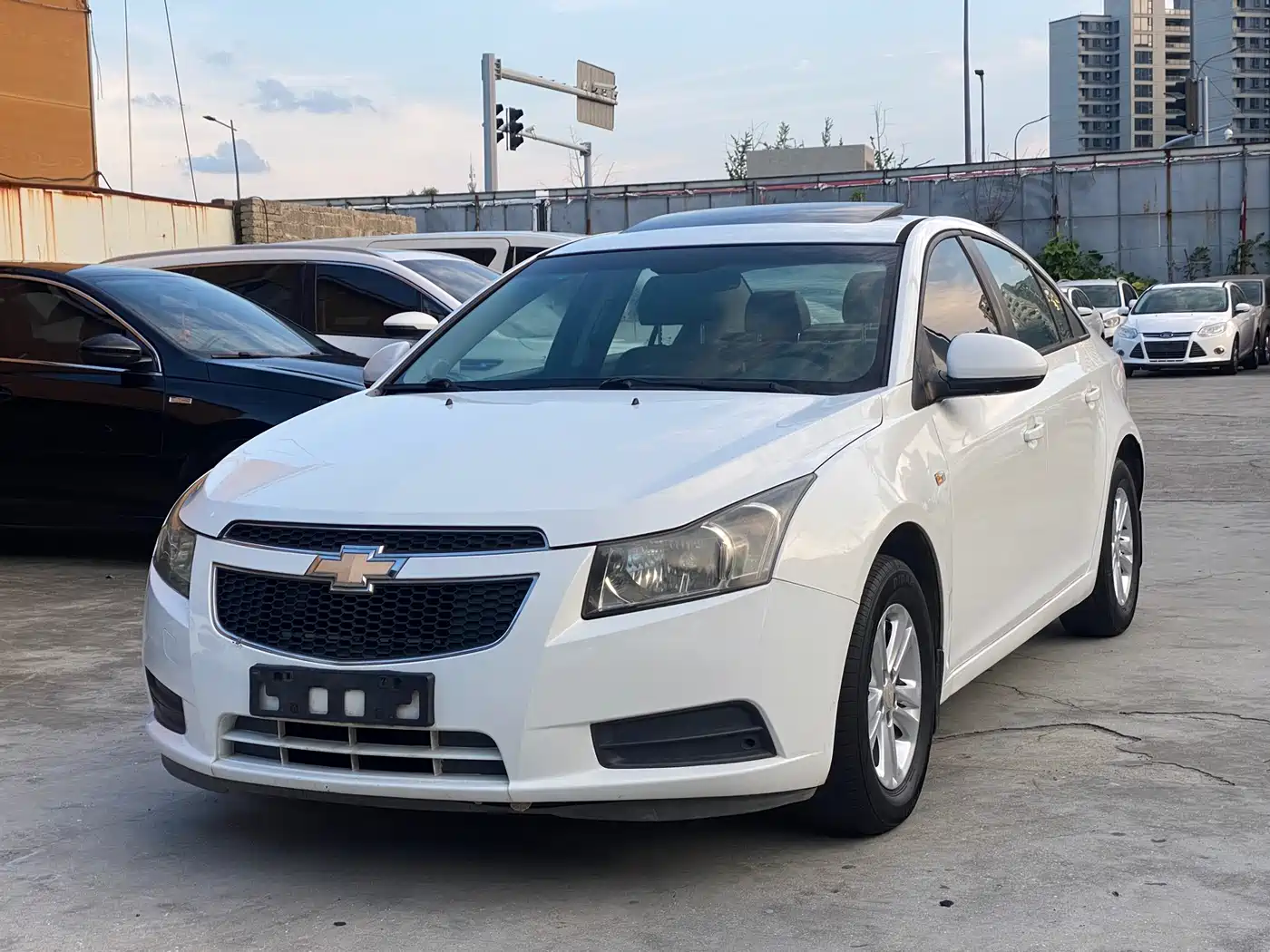 Photo 1 - Chevrolet Cruze