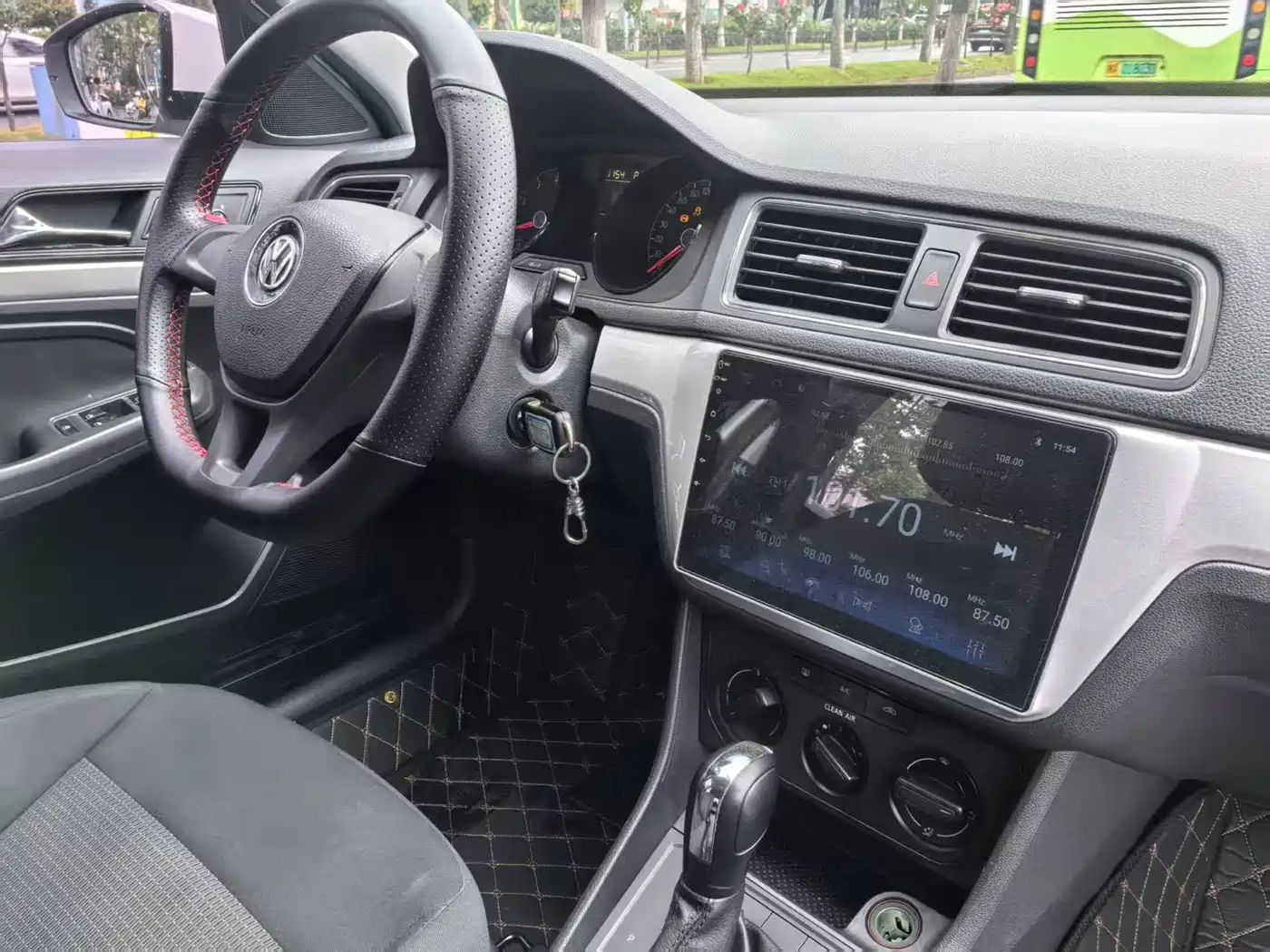 Volkswagen Lavida 2017 1.6L Automatic Trend Edition фото 6