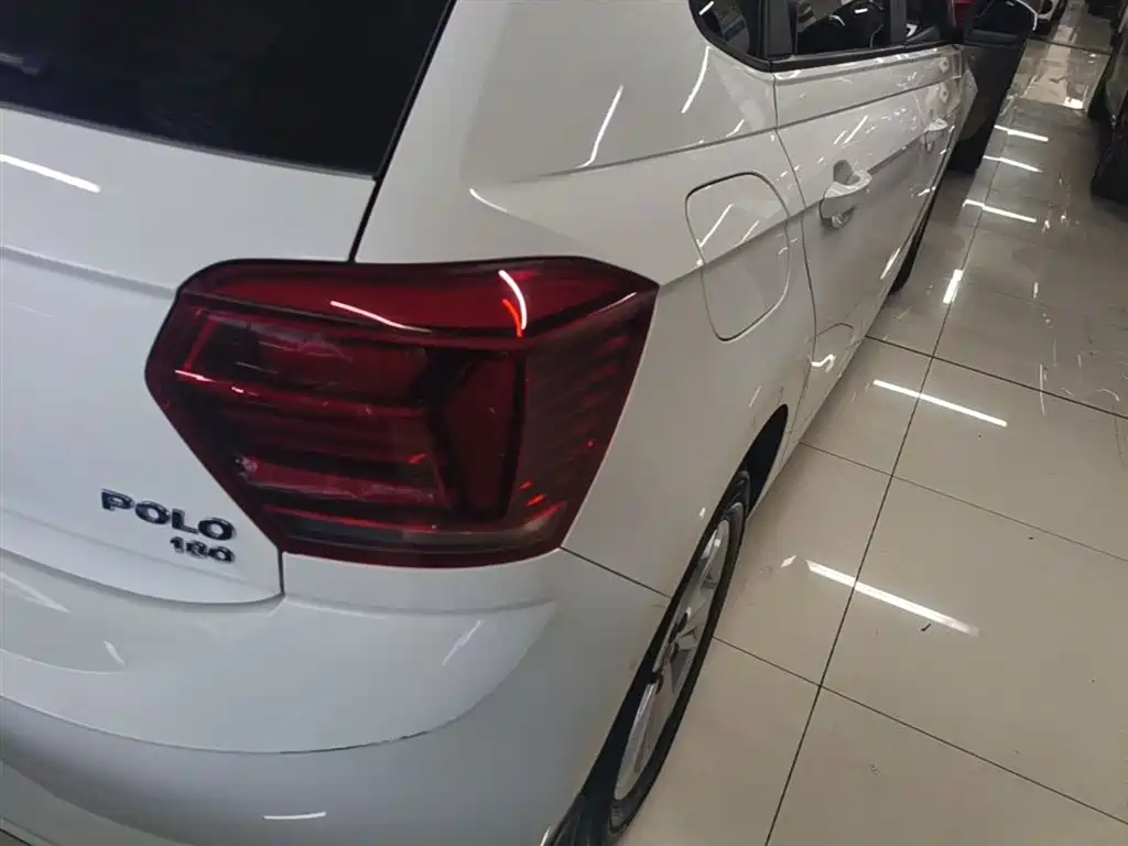 Volkswagen Polo 2019 Plus 1.5L Automatic Panorama Enjoyment Edition фото 8