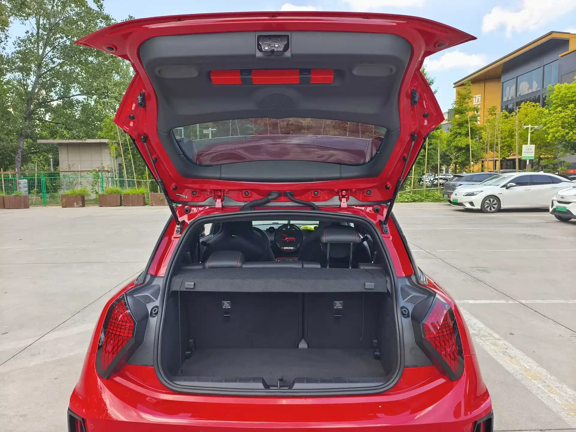 Фото 8 - MINI Electric MINI COOPER