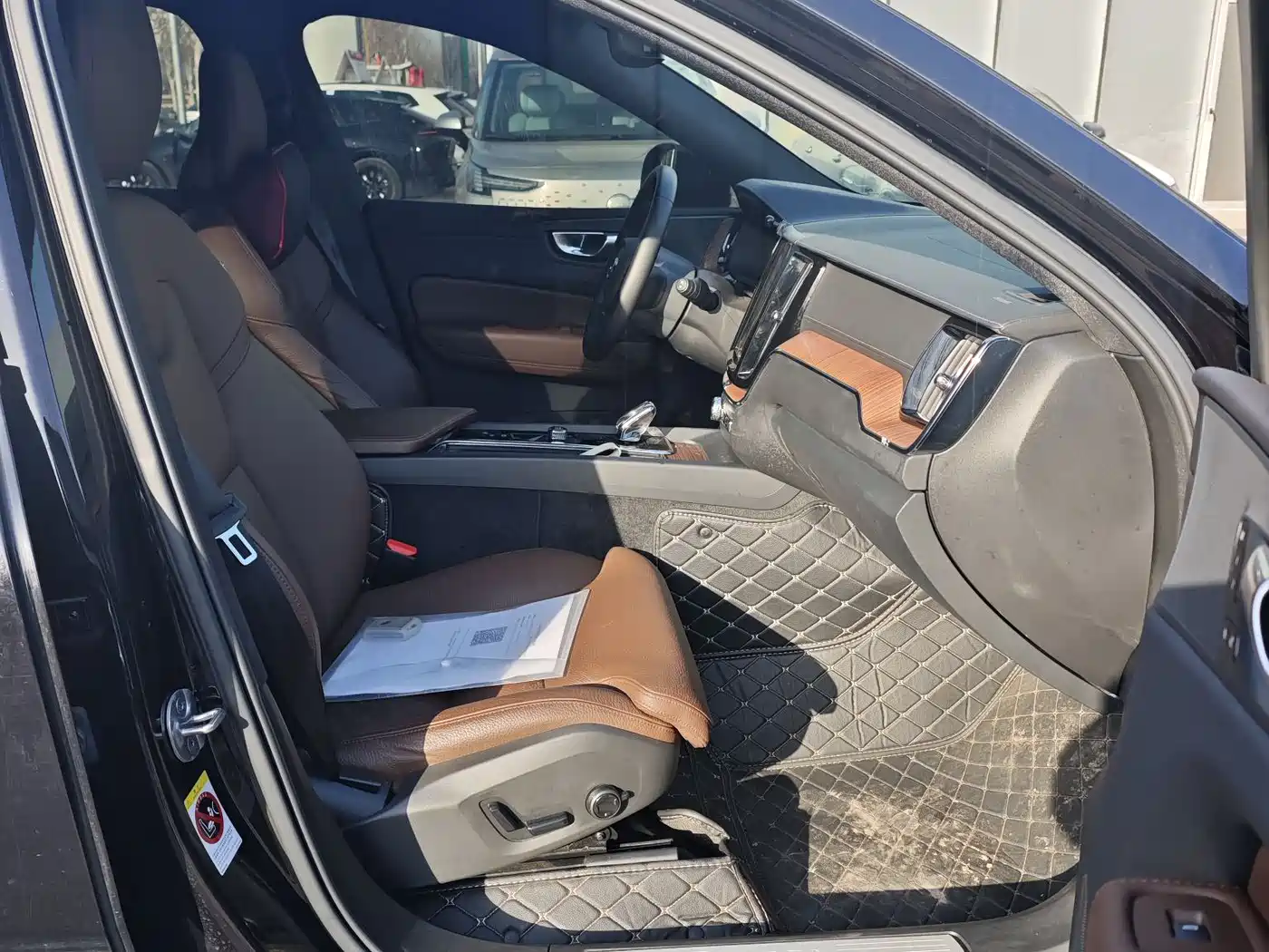 VOLVO XC60 PLUG IN HYBRID