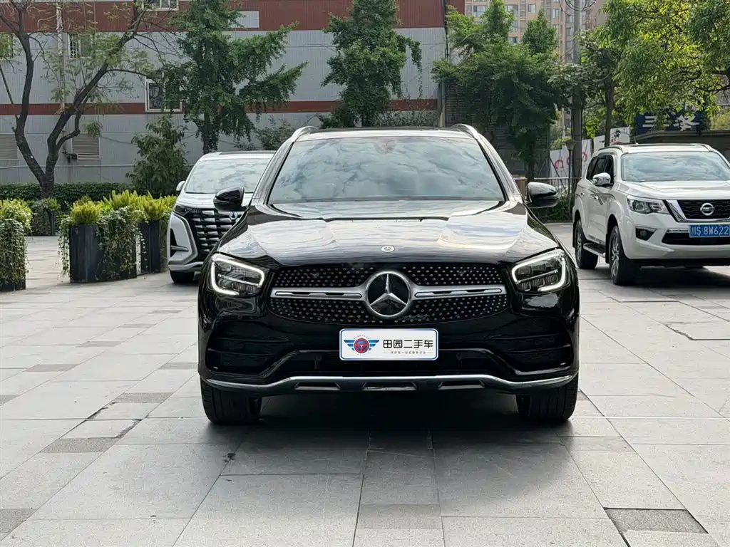 MERCEDES-BENZ GLC