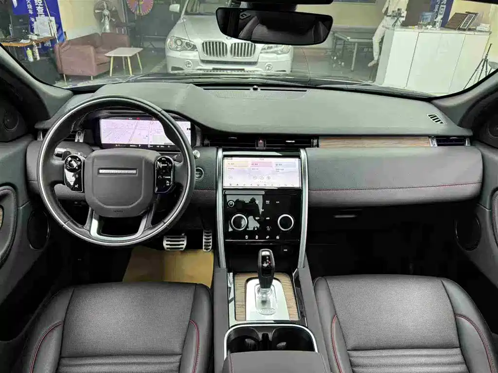 Land Rover Discovery Sport 2020 249PS R-Dynamic Performance Tech 7-seater фото 4