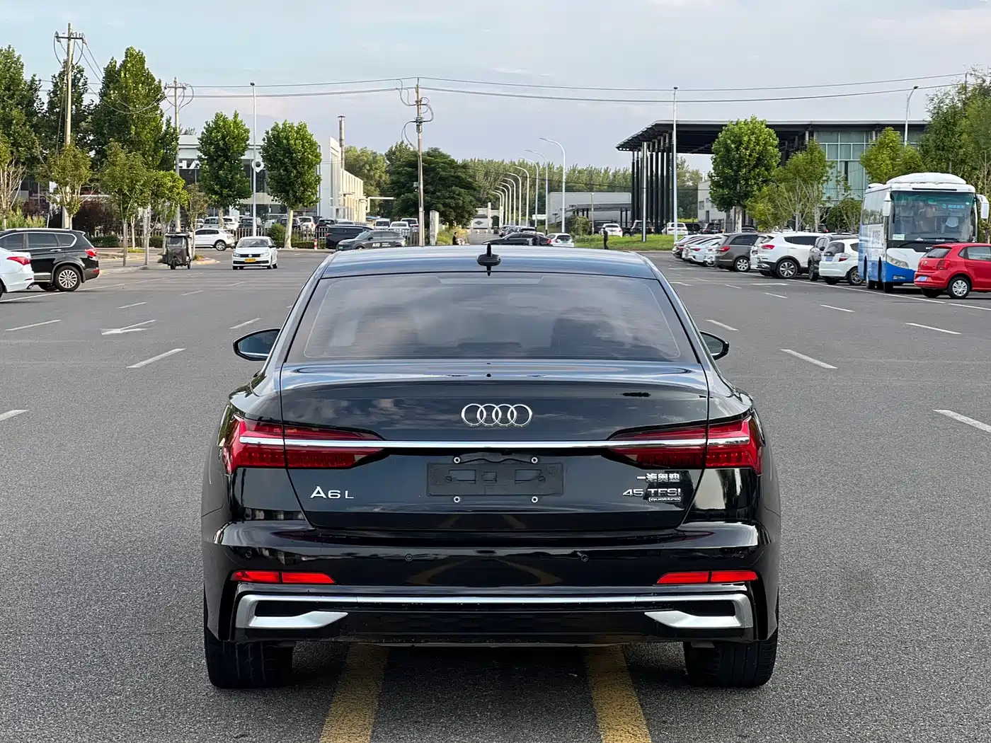 Фото 5 - Audi A6L