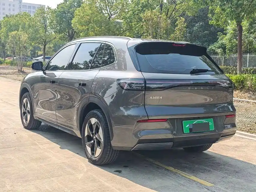 Фото 4 - Geely Galaxy Galaxy E5