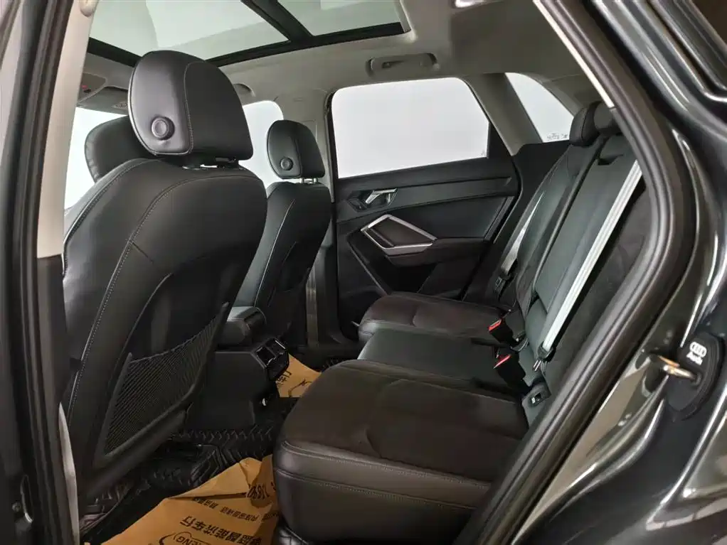 Audi Q3 2023 35 TFSI Fashion Dynamic Model (1.5T) фото 8