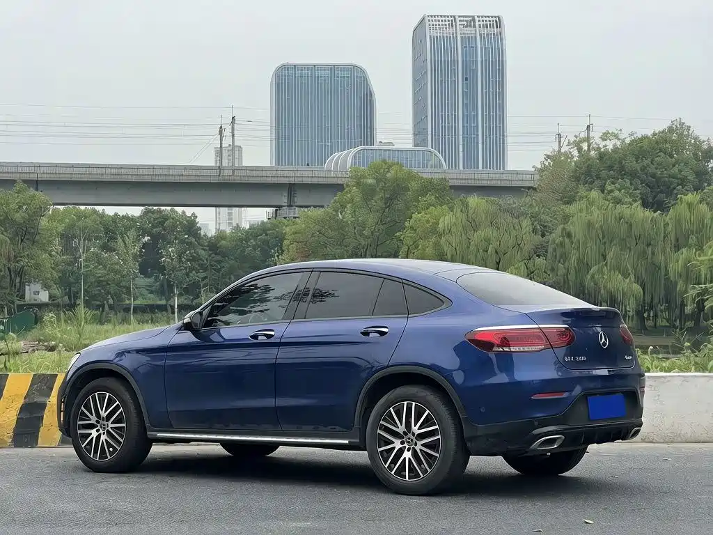 Photo 8 - Mercedes-Benz GLC Coupe