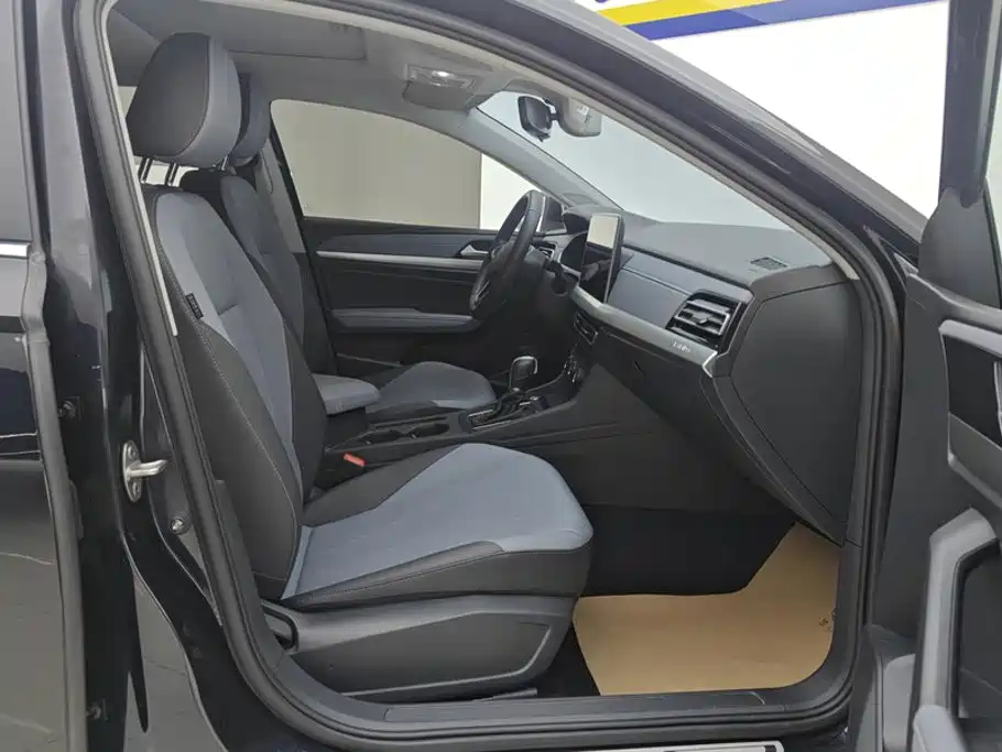 Фото 8 - Volkswagen Lavida