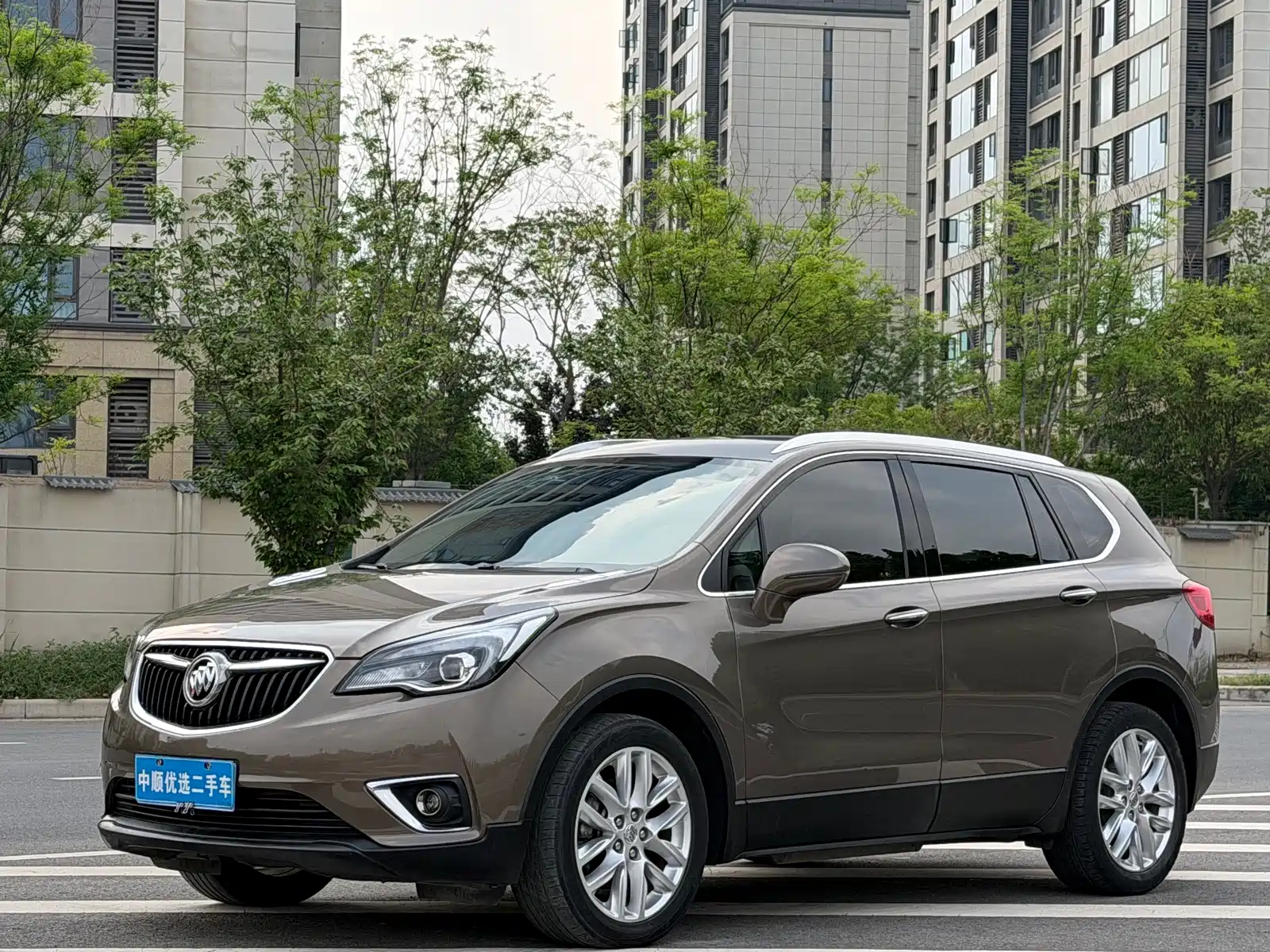 Фото 1 - Buick Envision Plus