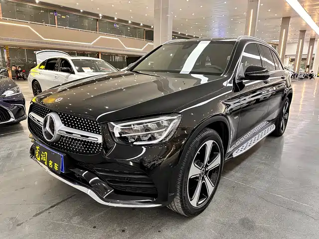 MERCEDES-BENZ GLC