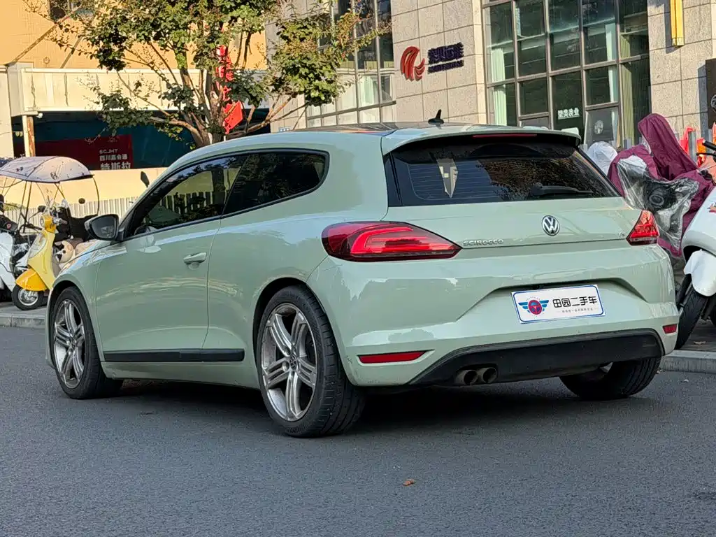 Photo 4 - Volkswagen Scirocco