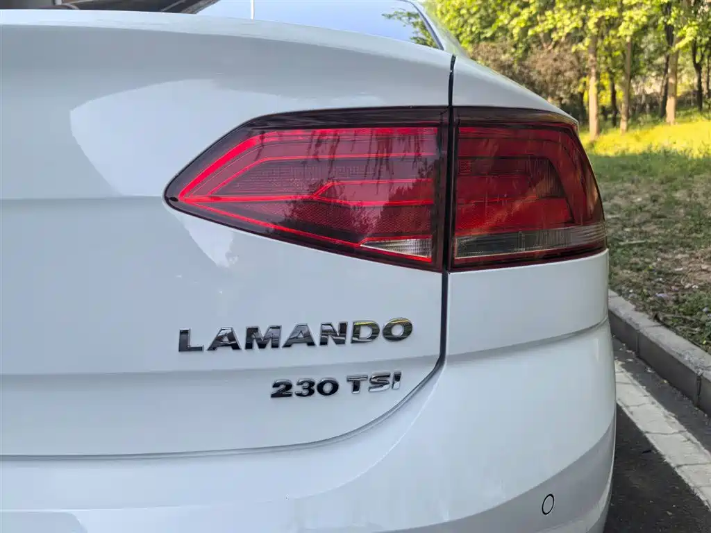 Volkswagen Lamando 2017 230TSI DSG Trend Edition фото 9