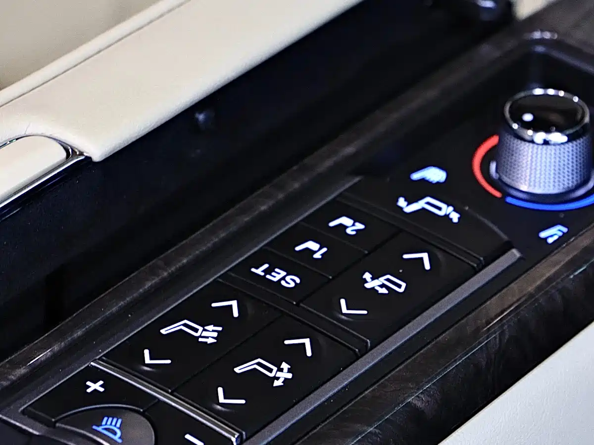Toyota Vellfire 2021 Crown Hybrid 2.5L HV Supreme Edition фото 23
