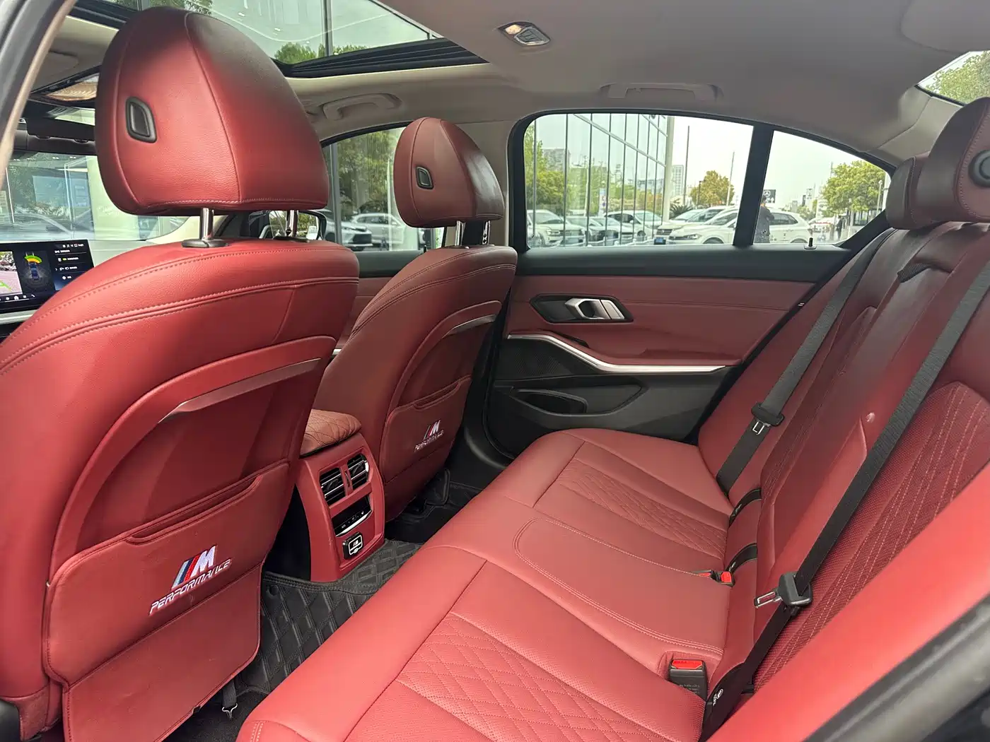 BMW 3 Series 2025 325i M Sport Package фото 14